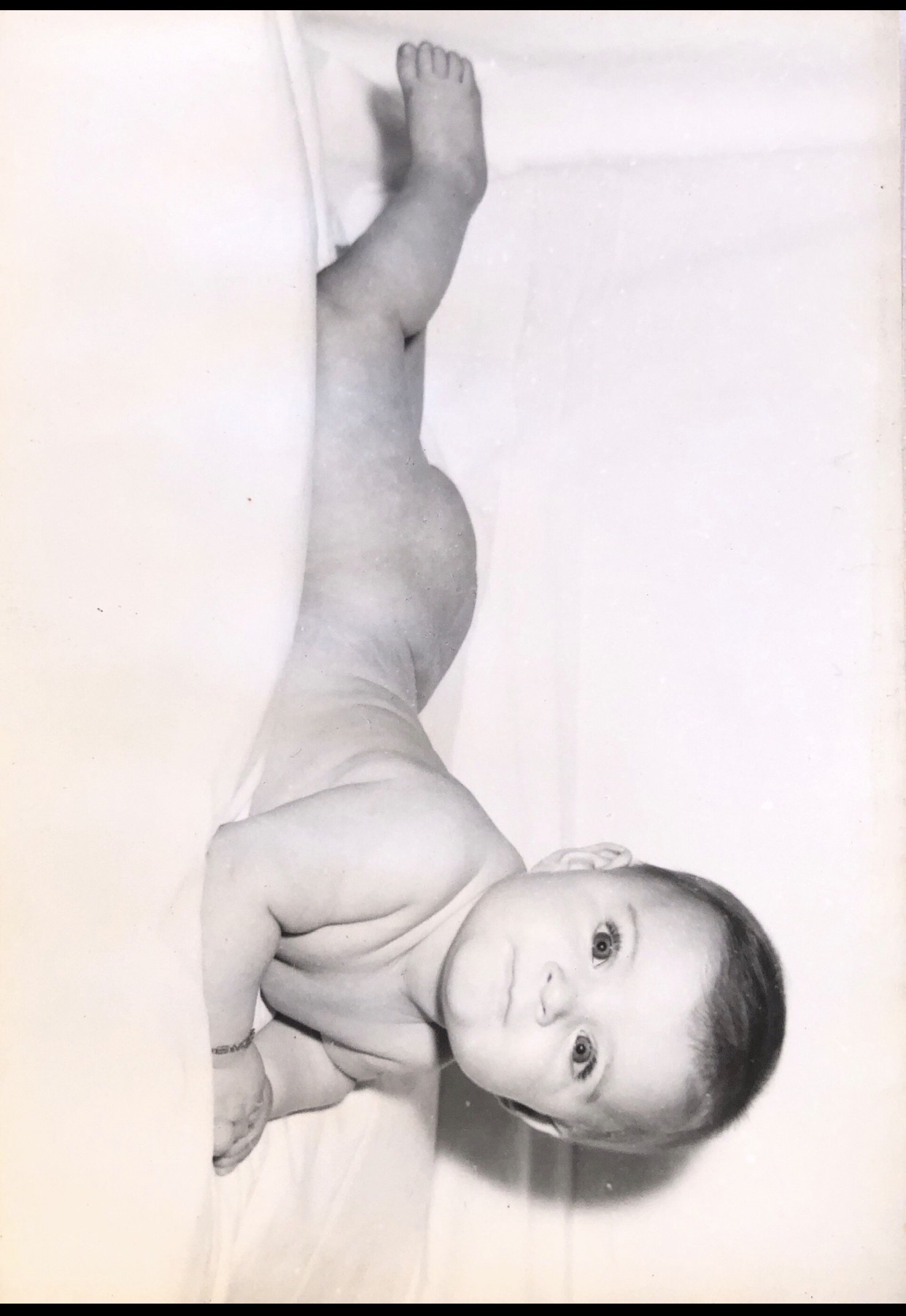 Portrait d'un bébé, photo vintage en noir et blanc