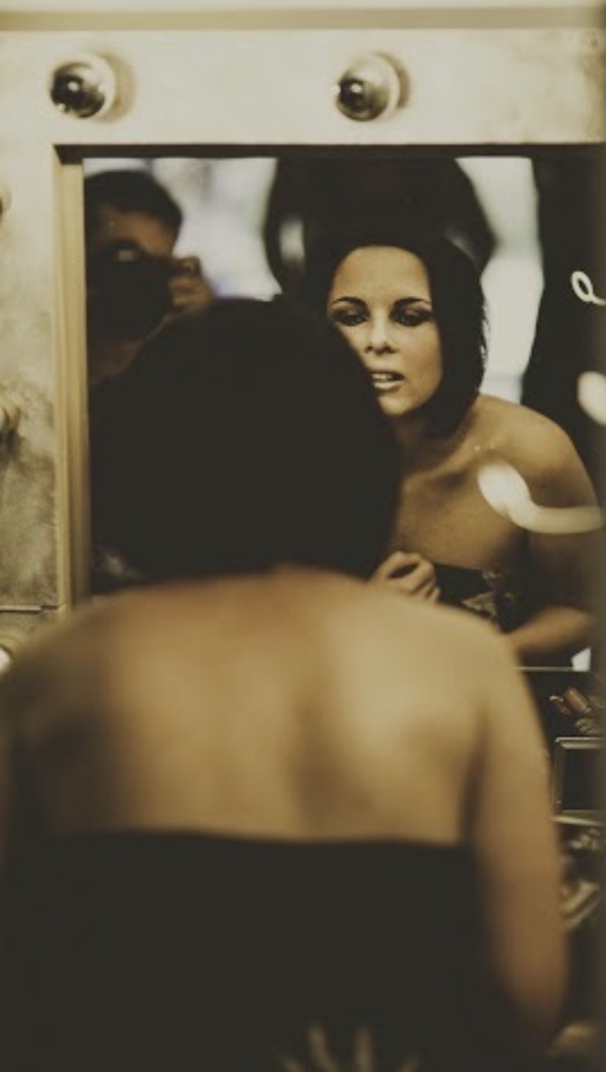 Loge de maquillage et son miroir à ampoules
